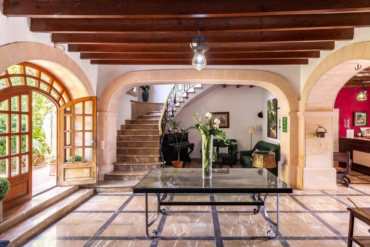 living - 2,134m² hotel for sale in Algaida, Balearic Islands - gallery - 4