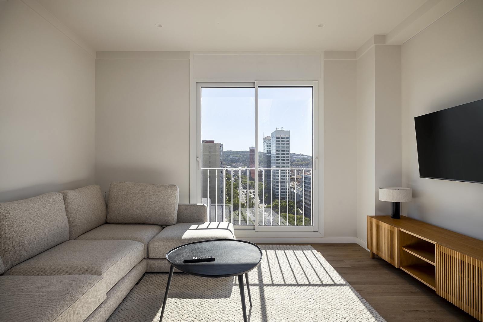 living - Piso de 92m² en venta en Eixample Izquierdo, Barcelona - gallery thumbnail - 6
