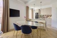 living - Piso de 91m² en alquiler en Malasaña, Madrid - gallery thumbnail - 8
