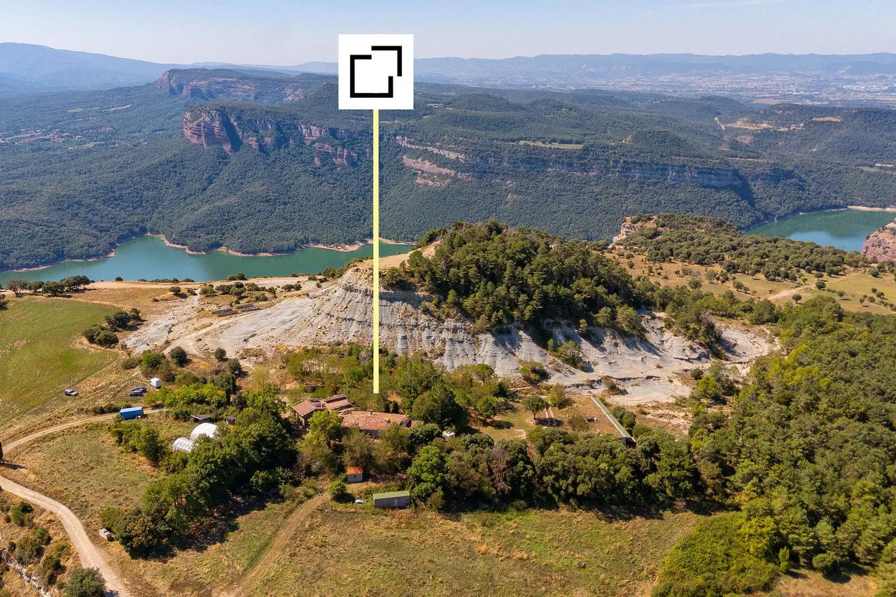 living - Casa rural de 547m² en venta en La Garrotxa, Girona - gallery - 4