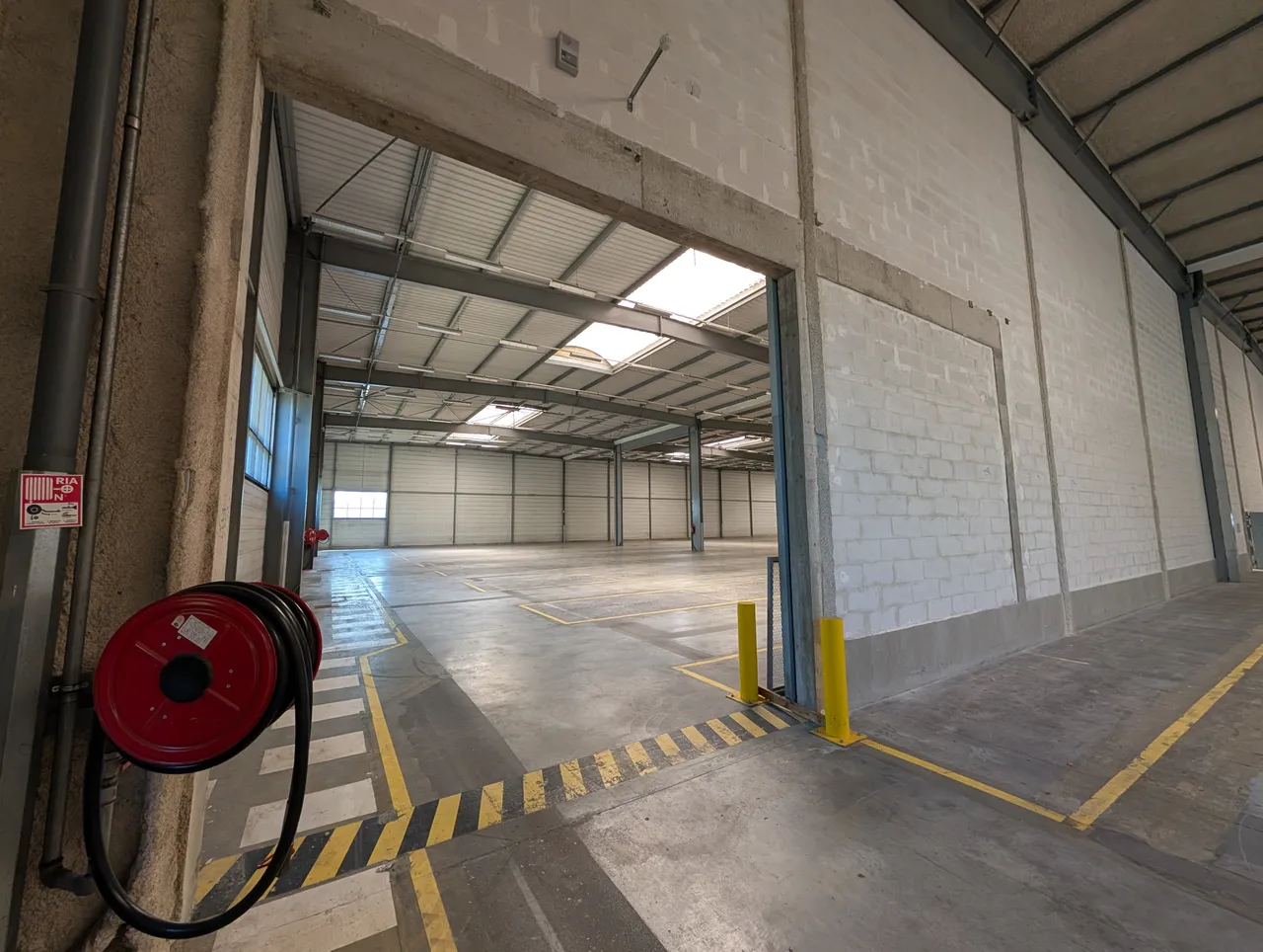 logistics - Warehouse / Offices For Rent - gallery - 6