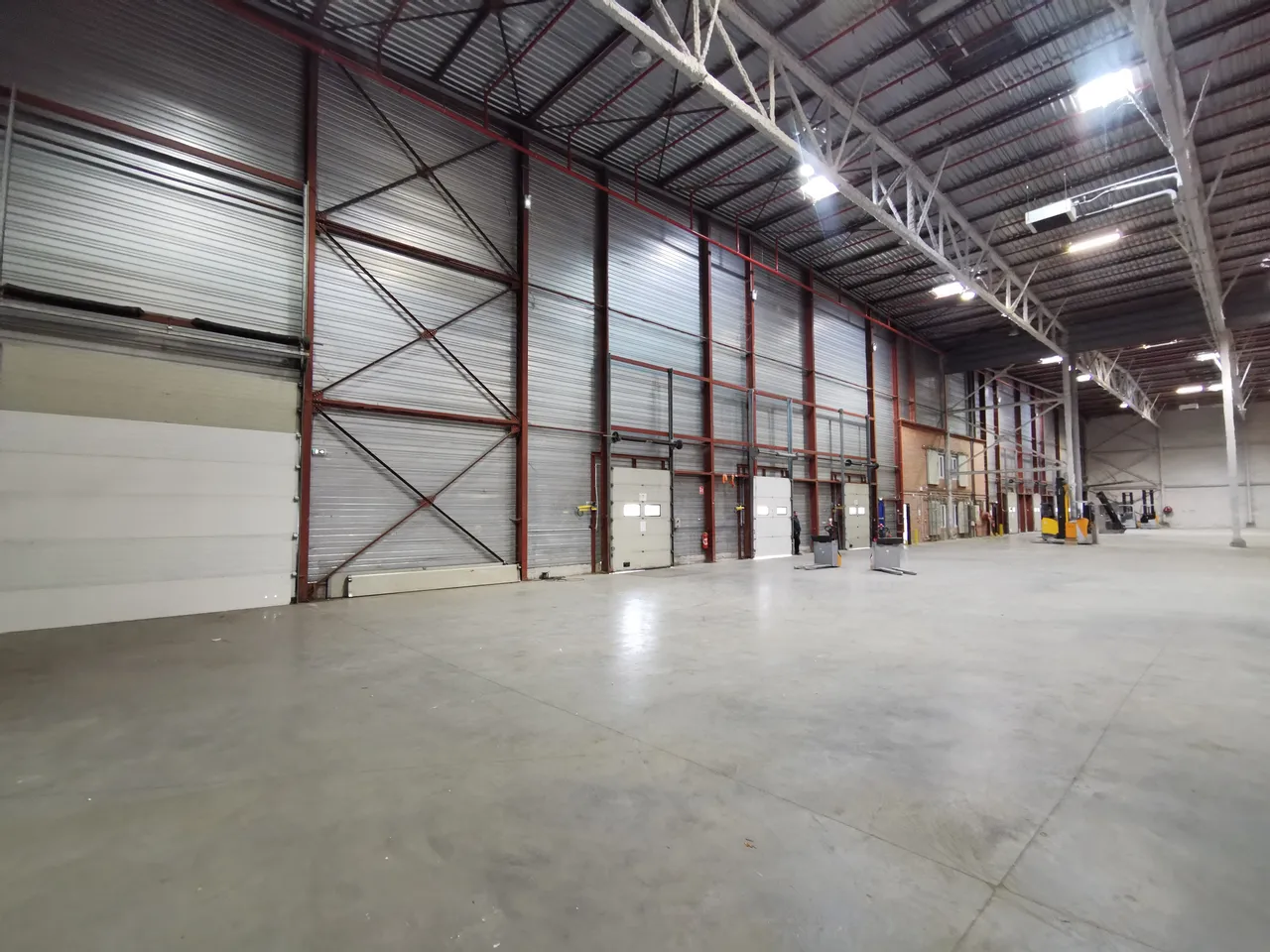 logistics - Logistics Warehouse For Rent - gallery - 3