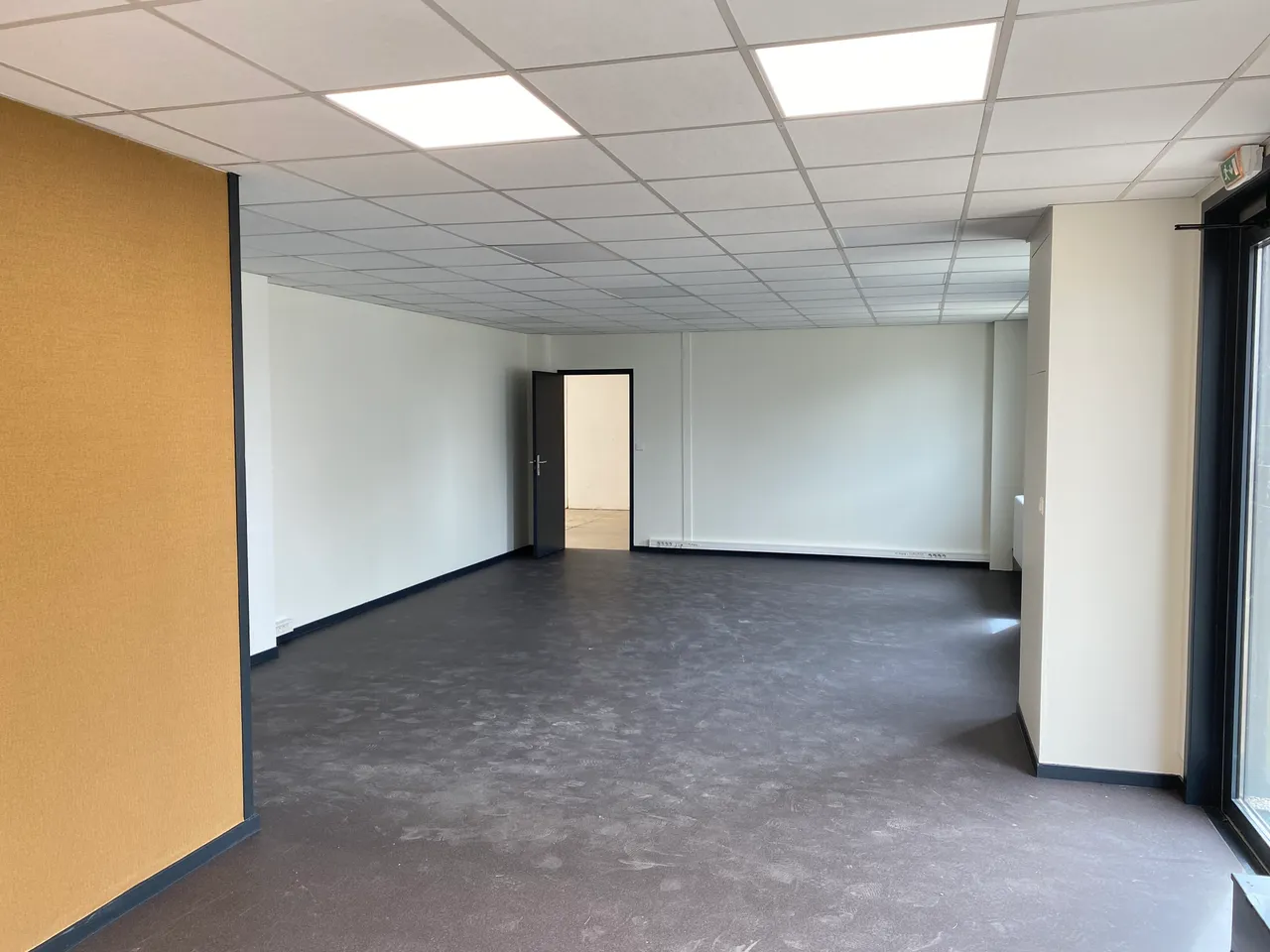 logistics - Entrepôt / Bureaux À Louer - gallery - 8