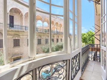living - 156m² apartment with 8m² terrace for sale in Palma de Mallorca - featured