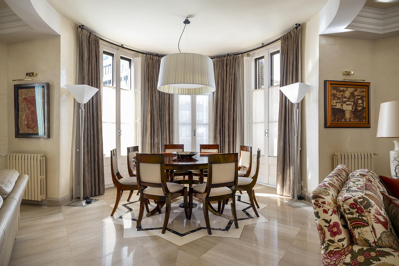 living - 213m² apartment for rent in Eixample Right, Barcelona - gallery thumbnail - 3
