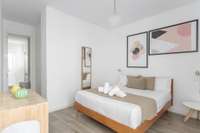 living - 55m² apartment for rent in Sol, Madrid - gallery thumbnail - 2