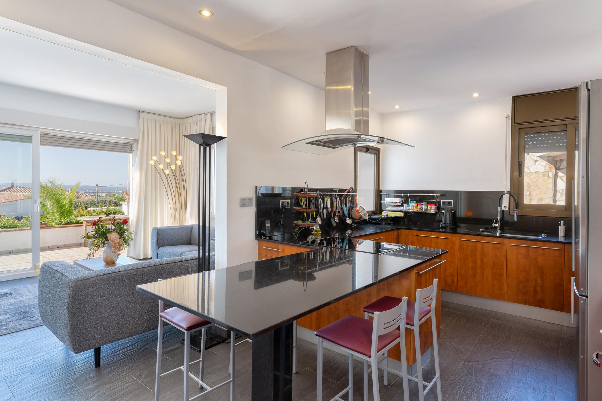 living - 290m² house / villa with 57m² terrace for sale in Bay of Roses - gallery thumbnail - 6