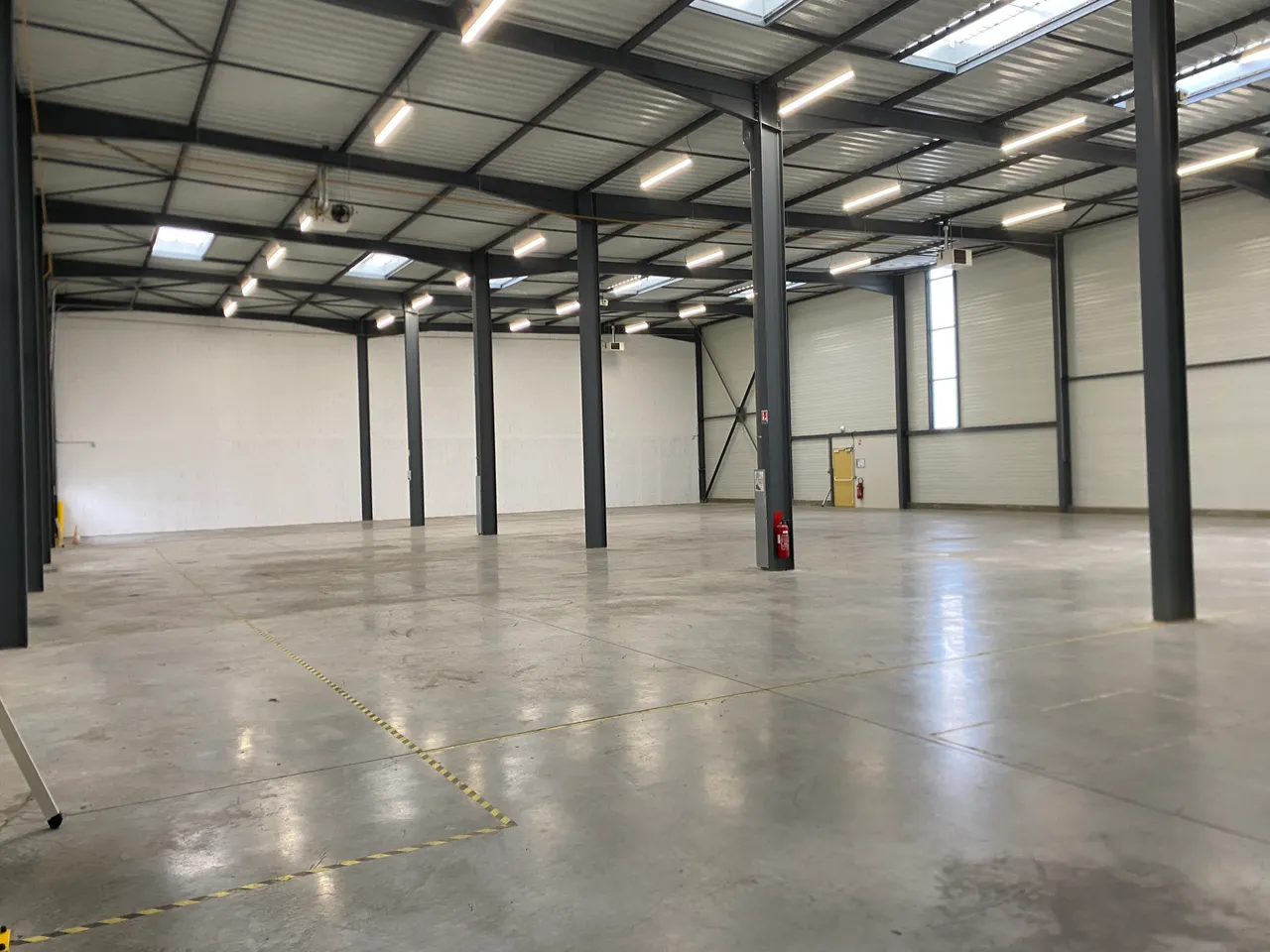 logistics - Light Industrial Premises / Offices For Rent - gallery - 8