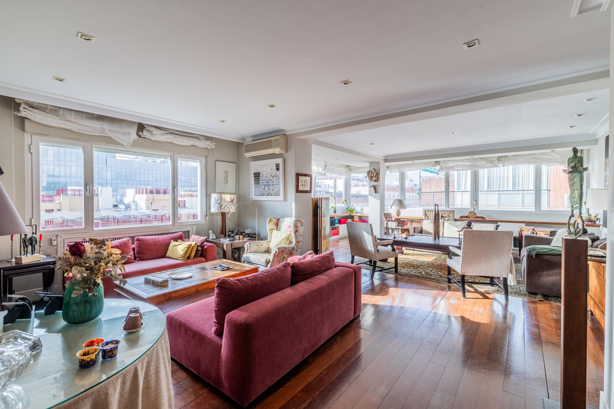 living - Piso de 198m² en venta en Nueva España, Madrid - gallery - 2