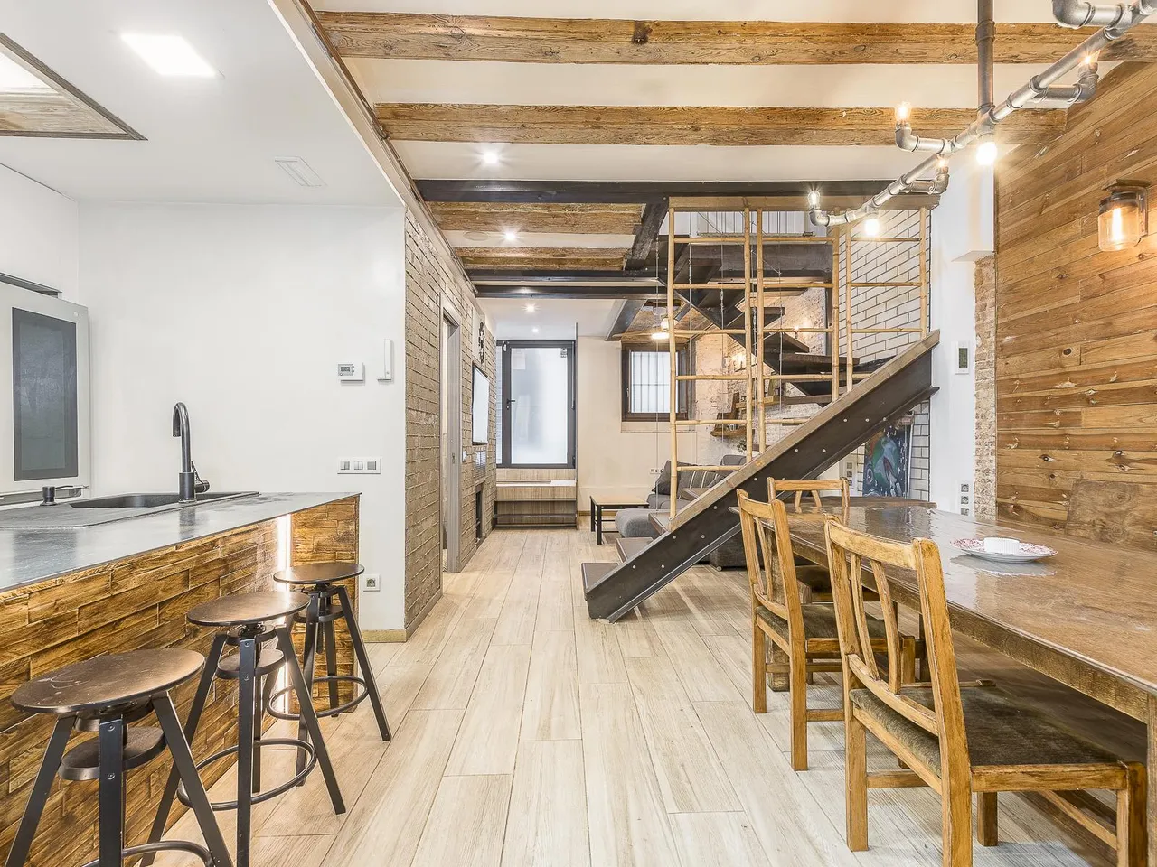 living - Piso de 123m² en venta en El Raval, Barcelona - gallery - 2