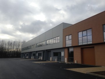 logistics - Activités / Bureaux À Louer - featured