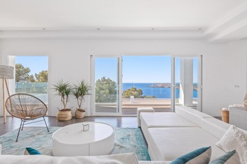 living - 1,100m² house / villa for sale in San José - featured