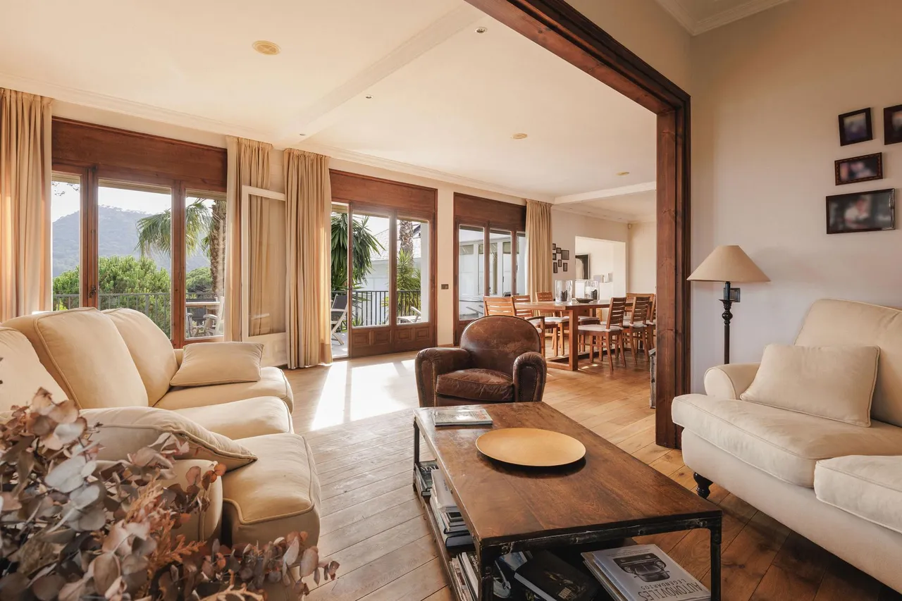 living - 600m² house / villa for sale in Cabrera de Mar, Barcelona - gallery - 4