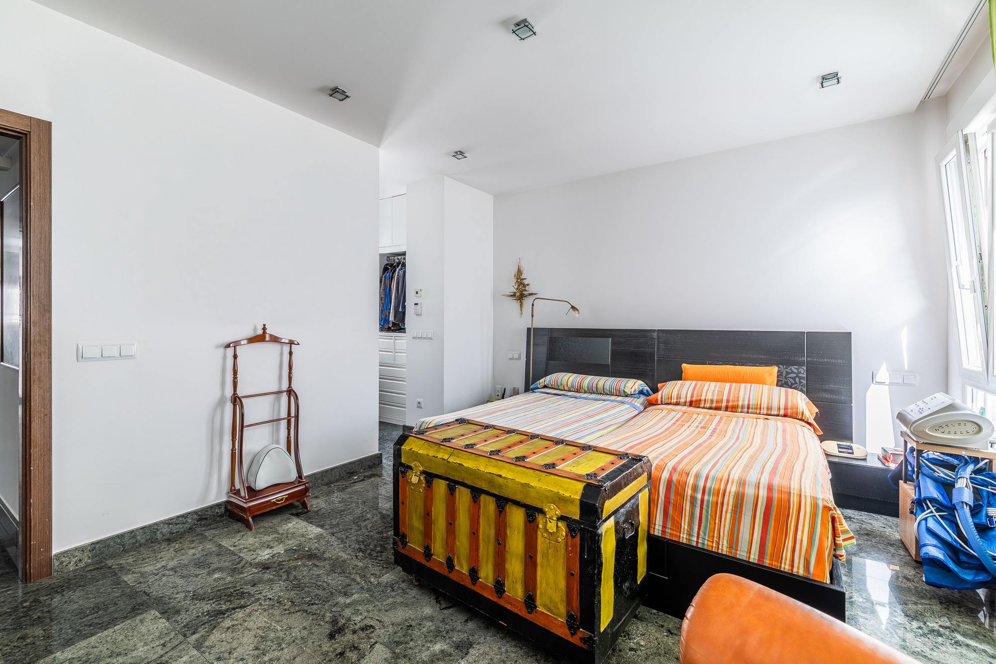 living - 143m² penthouse for sale in Ríos Rosas, Madrid - gallery thumbnail - 10