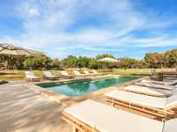 living - Casa rural de 1,265m² en venta en Llucmajor, Islas Baleares - gallery thumbnail - 2