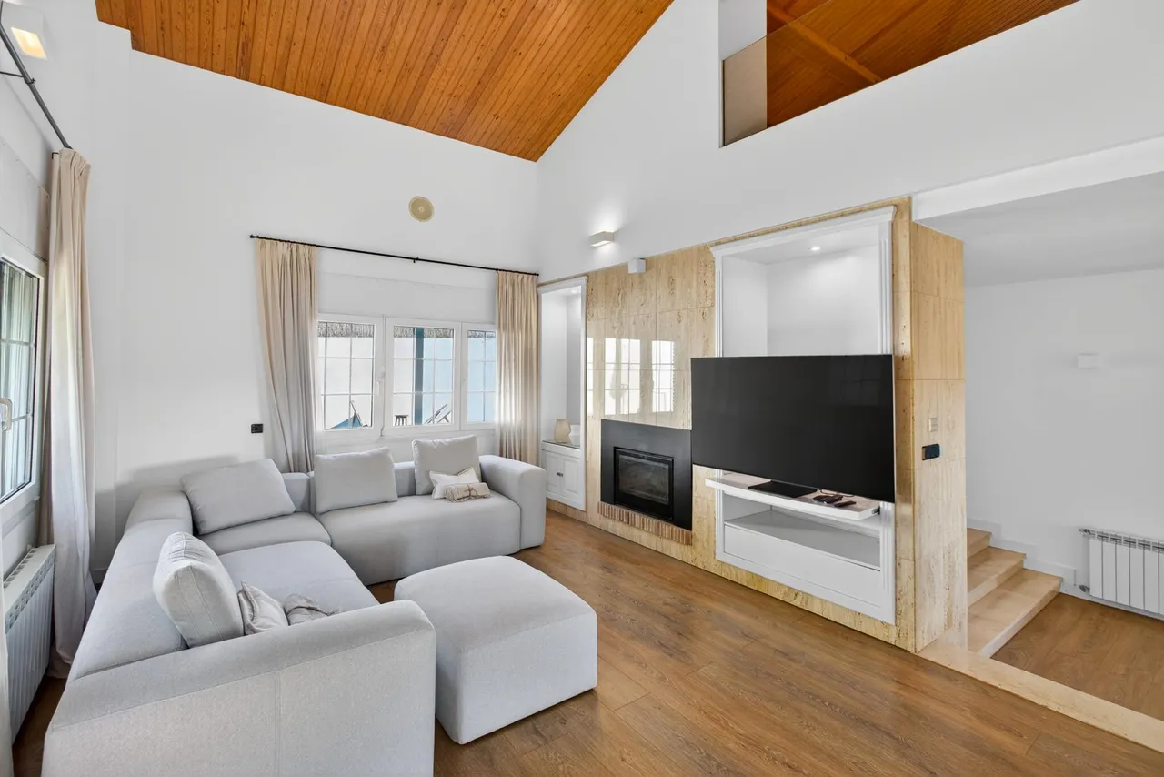 living - 560m² house / villa for sale in Argentona, Barcelona - gallery - 9