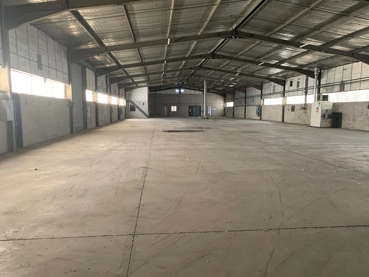 logistics - Activités / Bureaux À Louer - gallery - 2