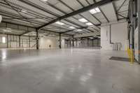 logistics - Activités / Bureaux À Louer - gallery thumbnail - 6
