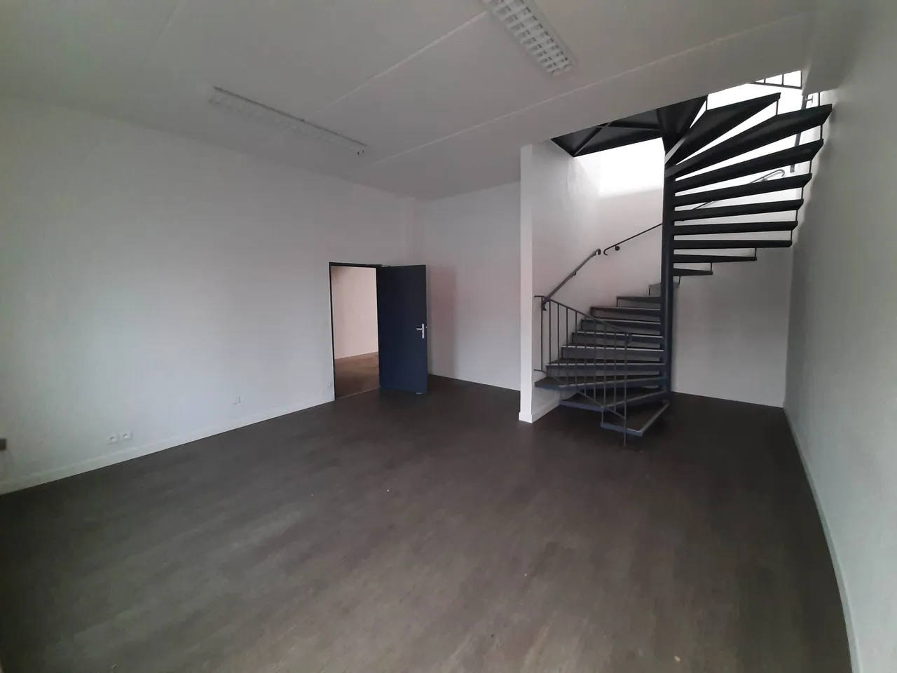 logistics - Activités / Bureaux À Louer - gallery - 2