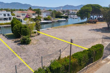 living - Parcela de 500m² en venta en Empuriabrava, Costa Brava - featured