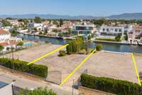 living - Parcela de 500m² en venta en Empuriabrava, Costa Brava - gallery thumbnail - 3