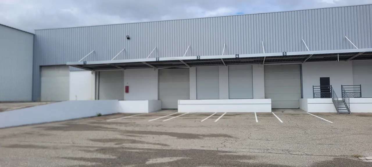 logistics - Entrepôt / Bureaux À Louer - gallery - 2