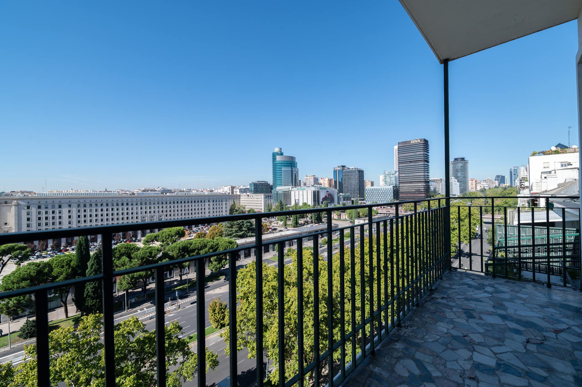 living - Piso de 235m² en venta en El Viso, Madrid - gallery thumbnail - 3