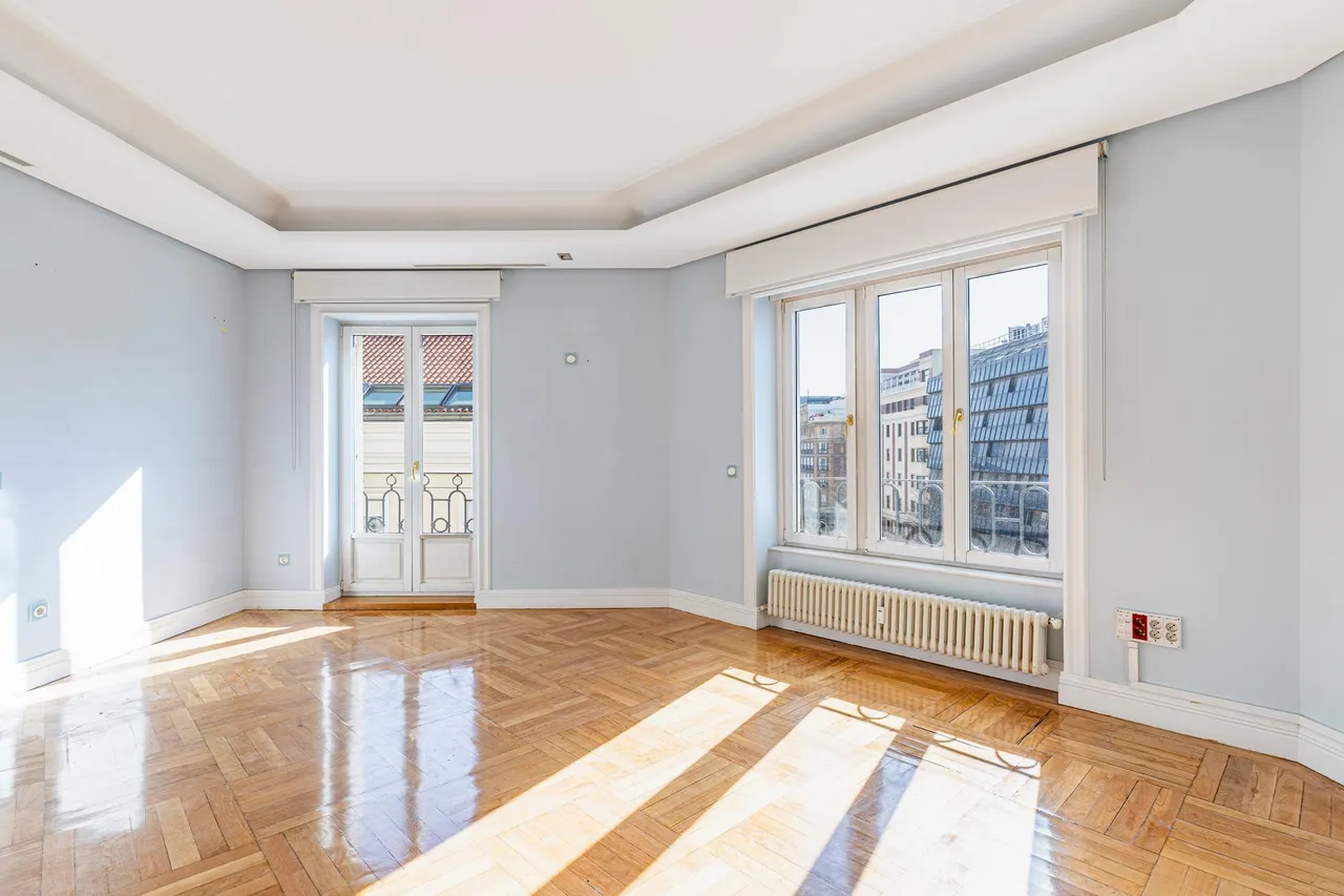 living - Piso de 350m² en venta en Recoletos, Madrid - gallery - 9