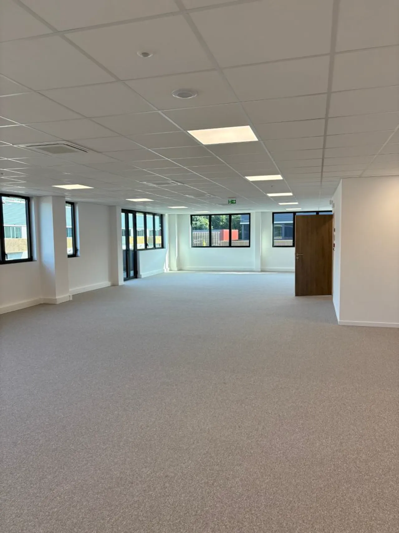 logistics - Activités / Bureaux À Louer - gallery - 9