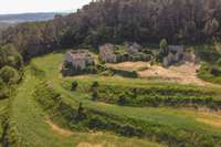 living - Casa rural de 1,300m² en venta en Alt Empordà, Girona - gallery thumbnail - 3