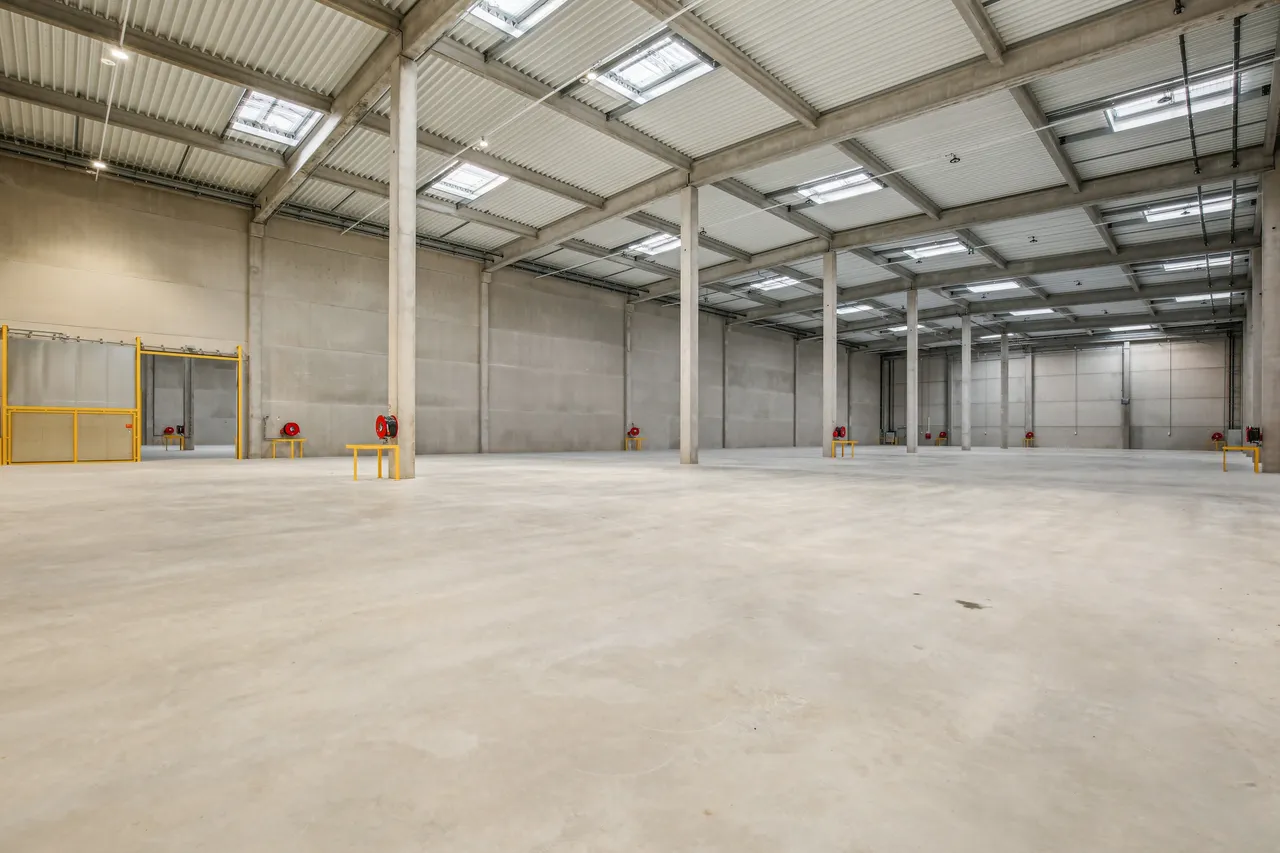 logistics - Logistics Warehouse For Rent - gallery - 7