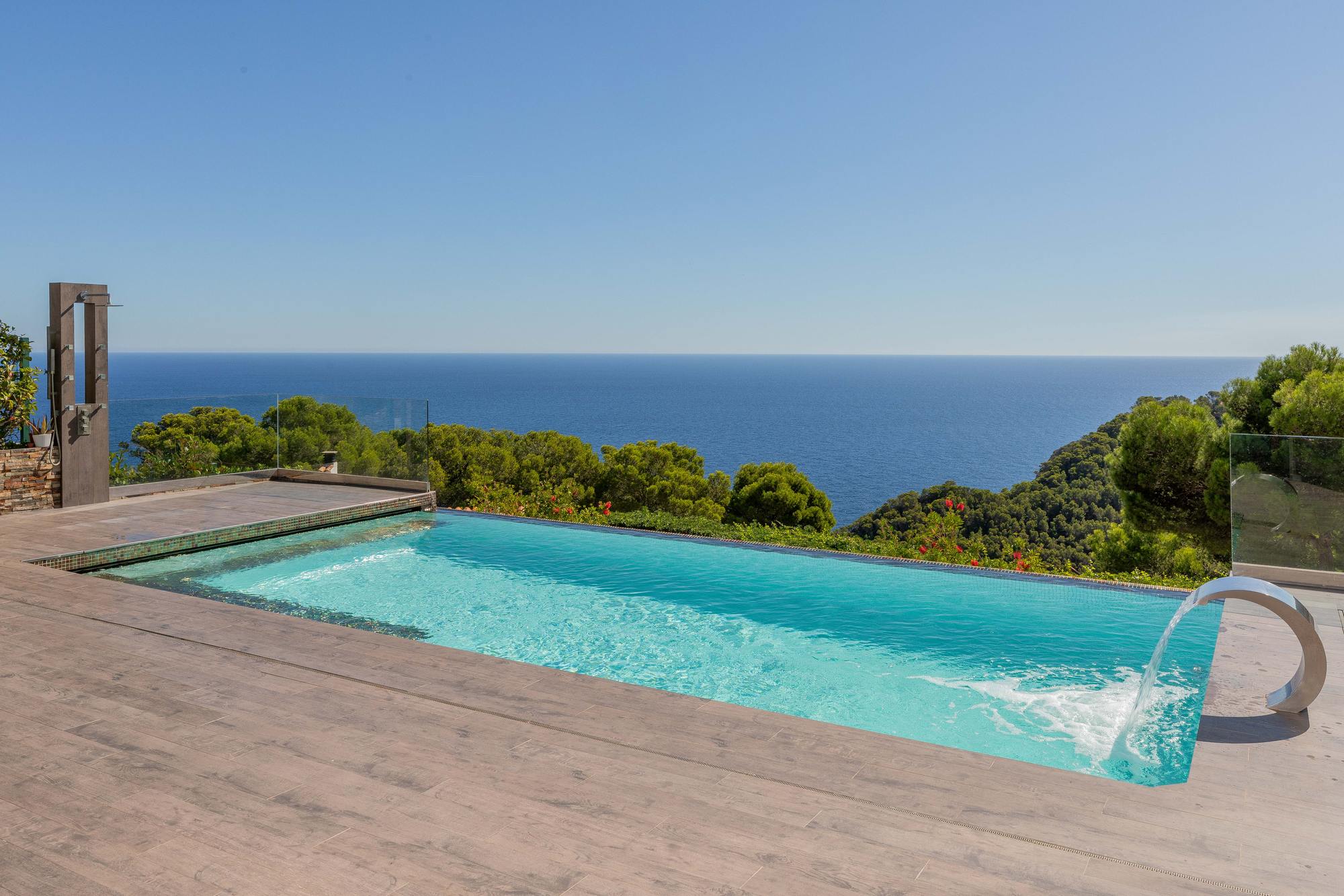 living - 315m² house / villa for sale in Sa Tuna, Costa Brava - gallery thumbnail - 8