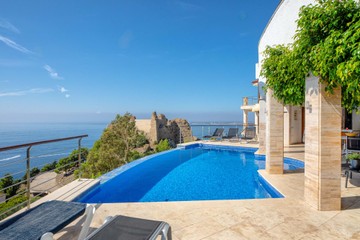 living - Casa / villa de 390m² en venta en Bahía de Rosas - featured