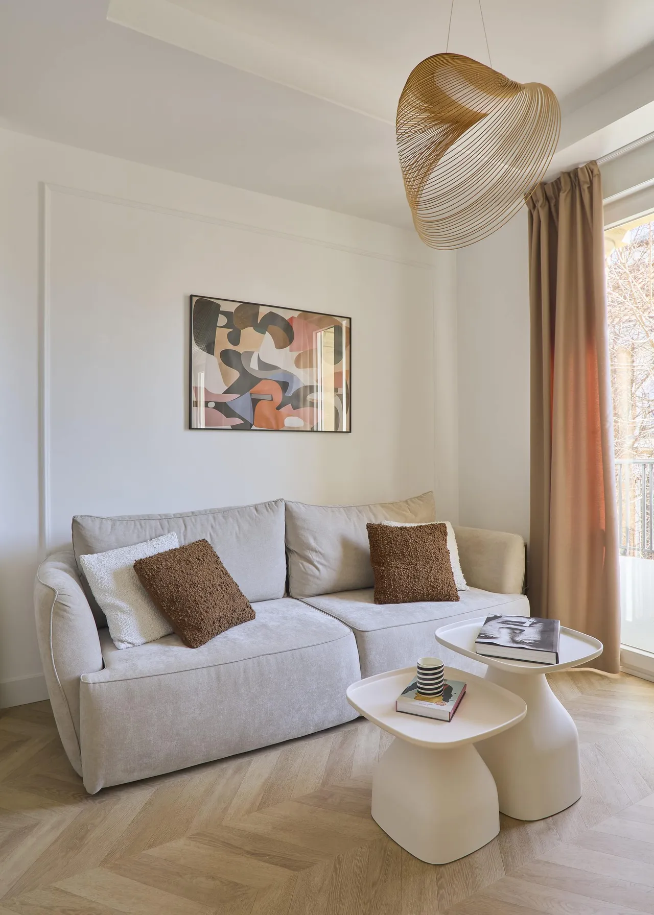 living - 91m² apartment for rent in Malasaña, Madrid - gallery - 5