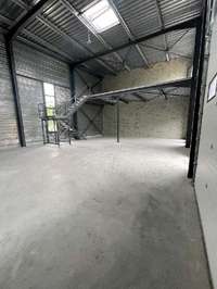 logistics - Activités / Bureaux À Louer - gallery thumbnail - 3