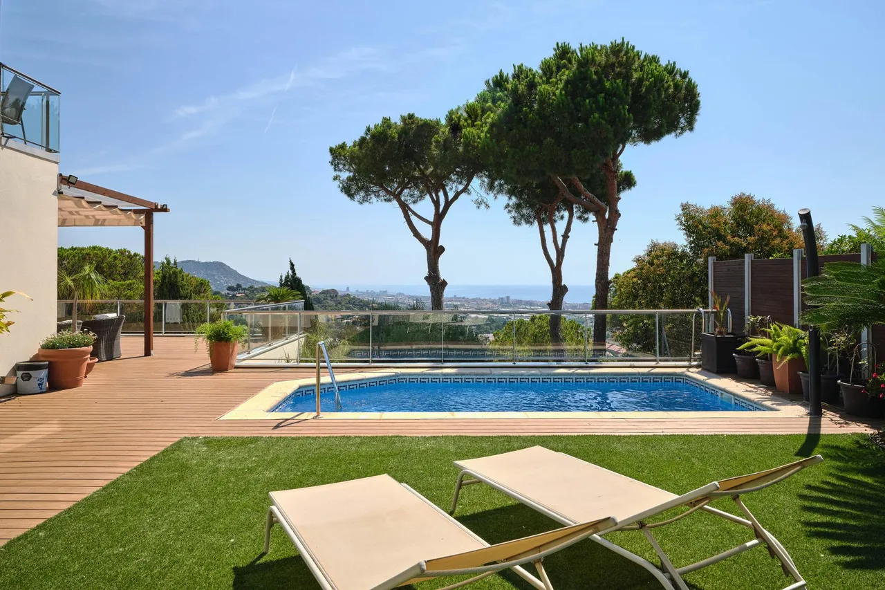 living - 460m² house / villa for sale in Premià de Dalt, Barcelona - gallery - 3