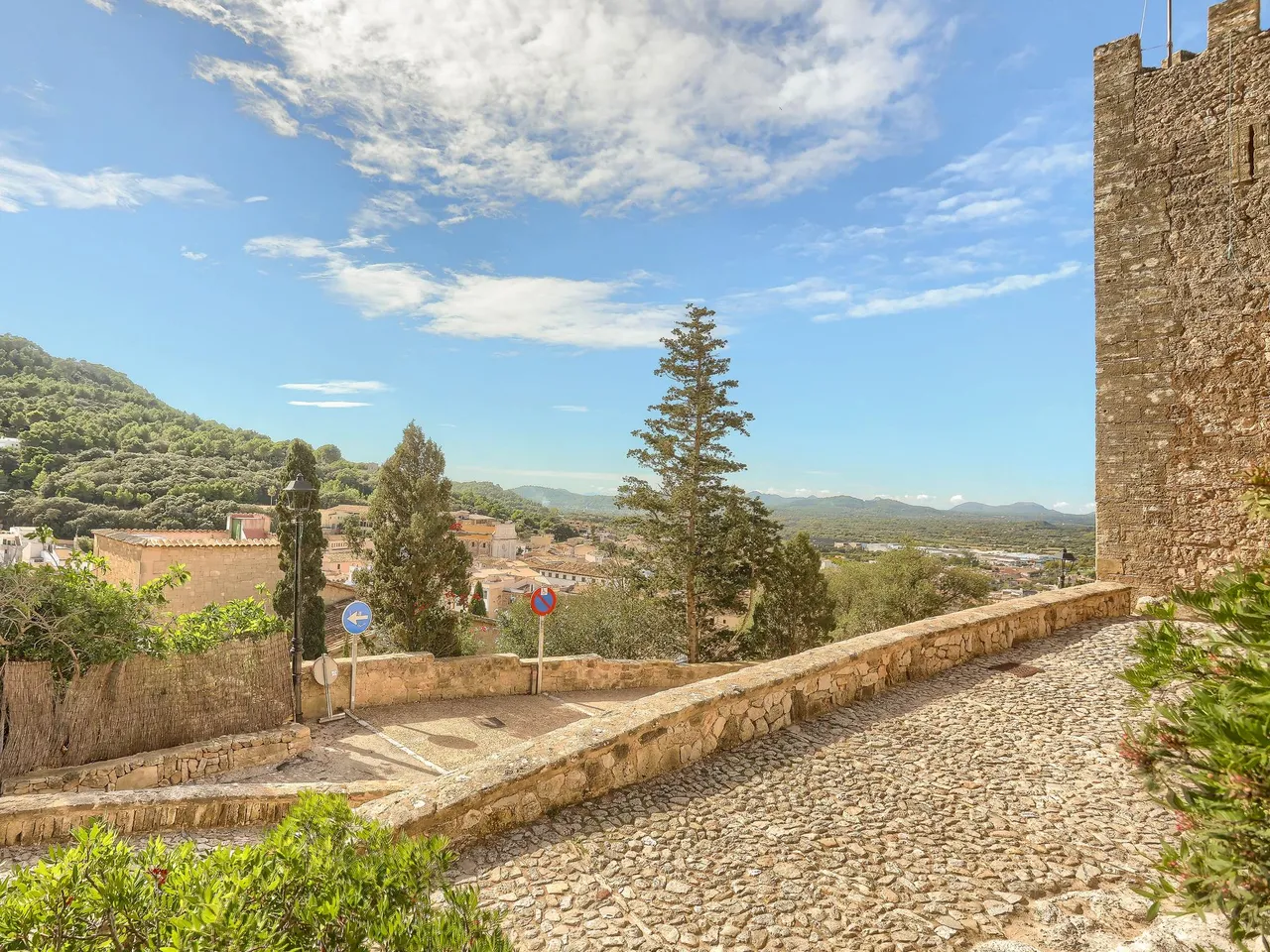 living - 807m² building for sale in North Mallorca, Balearic Islands - gallery - 5