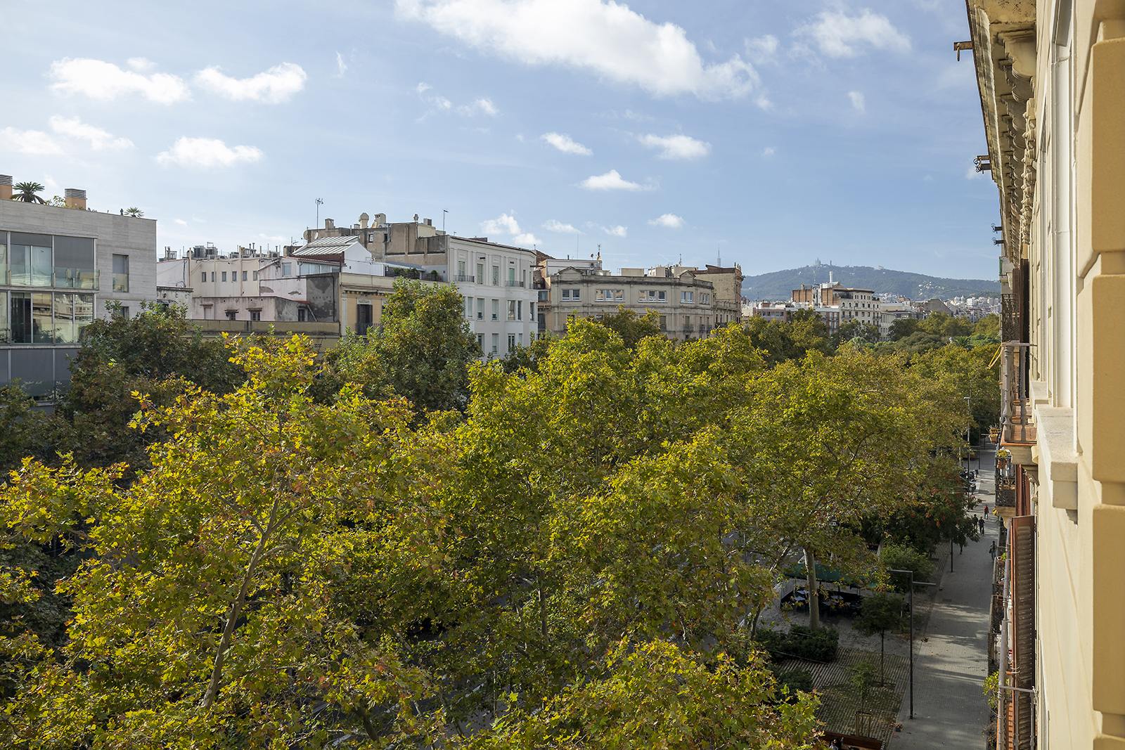 living - Piso de 130m² en venta en Eixample Derecho, Barcelona - gallery thumbnail - 5