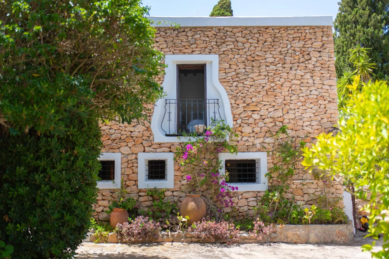 living - Casa rural de 475m² en venta en San José, Islas Baleares - gallery - 2