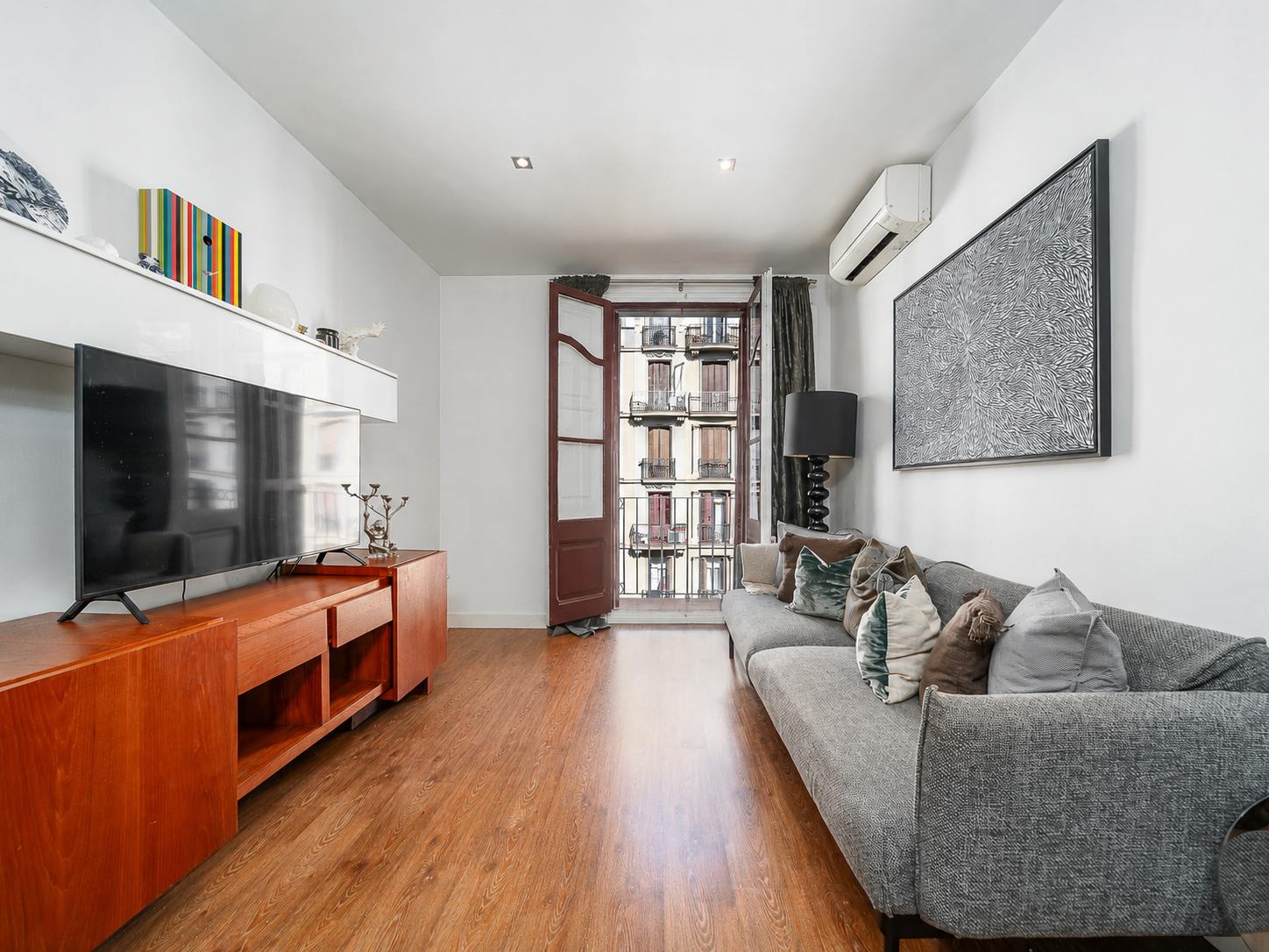 living - Piso de 69m² en venta en Fort Pienc, Barcelona, Barcelona - gallery thumbnail - 1