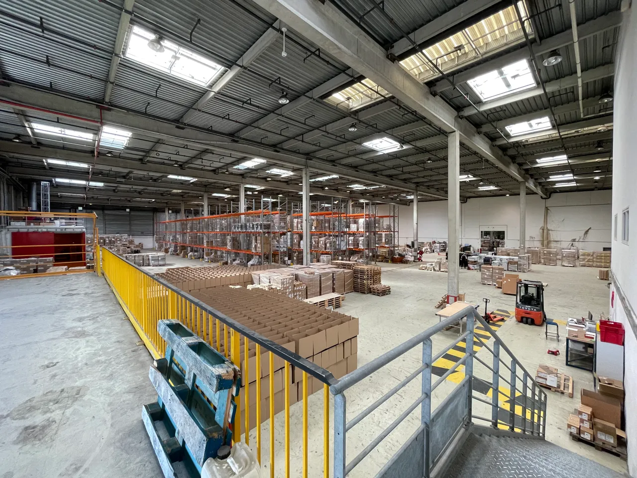 logistics - Logistics Warehouse For Rent - gallery - 10