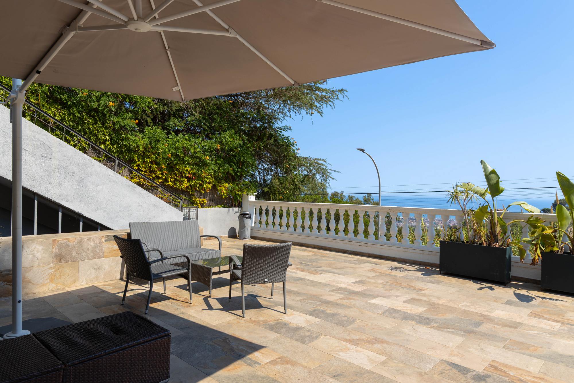 living - 406m² house / villa for sale in Premià de Dalt, Barcelona - gallery thumbnail - 8