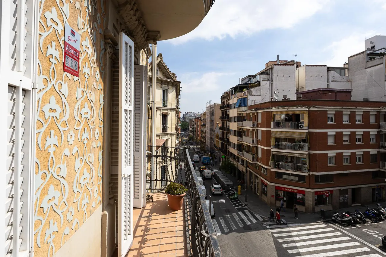 living - 101m² apartment for sale in Poble Sec, Barcelona - gallery - 3