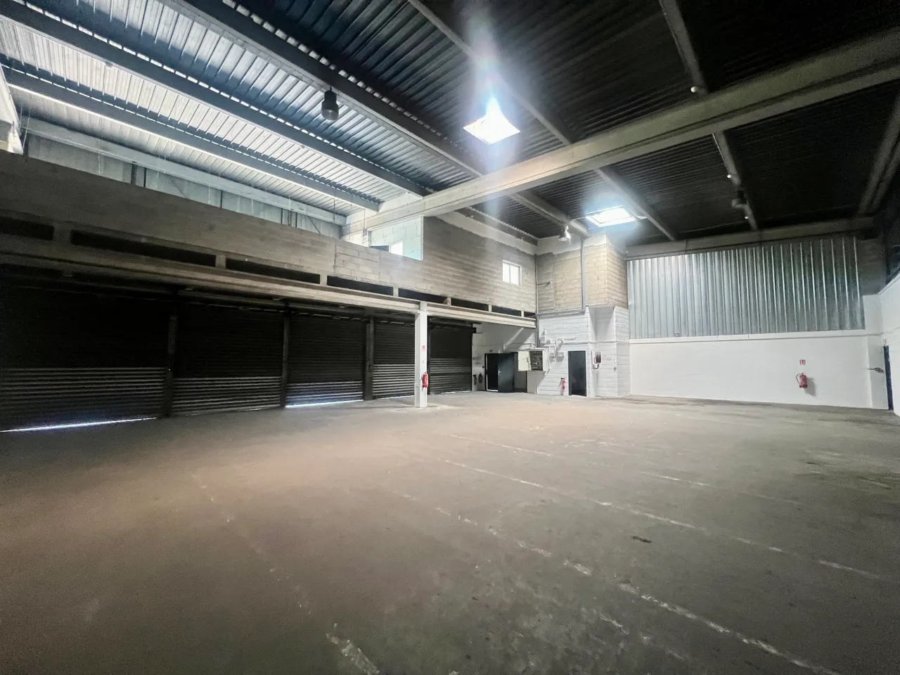 logistics - Warehouse For Rent - gallery - 5