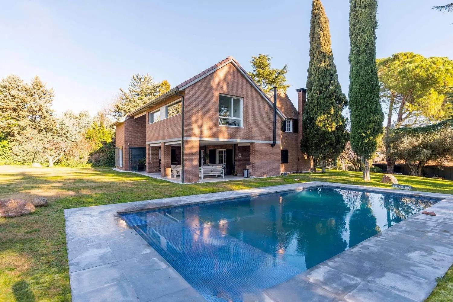 living - 485m² house / villa for sale in La Moraleja Urbanización - gallery thumbnail - 4
