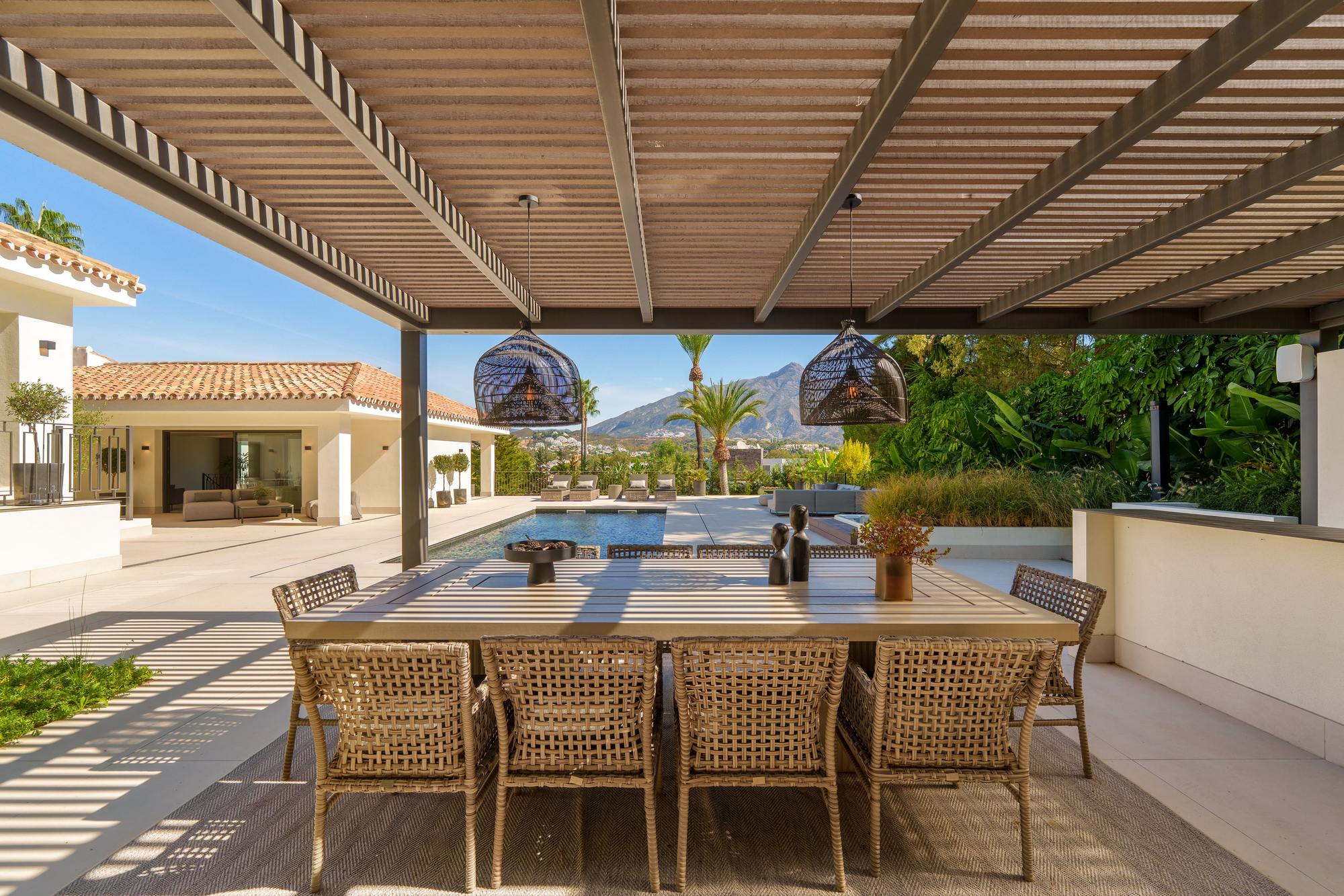living - Casa / villa de 648m² con 300m² terraza en venta en Nueva Andalucía - gallery - 2