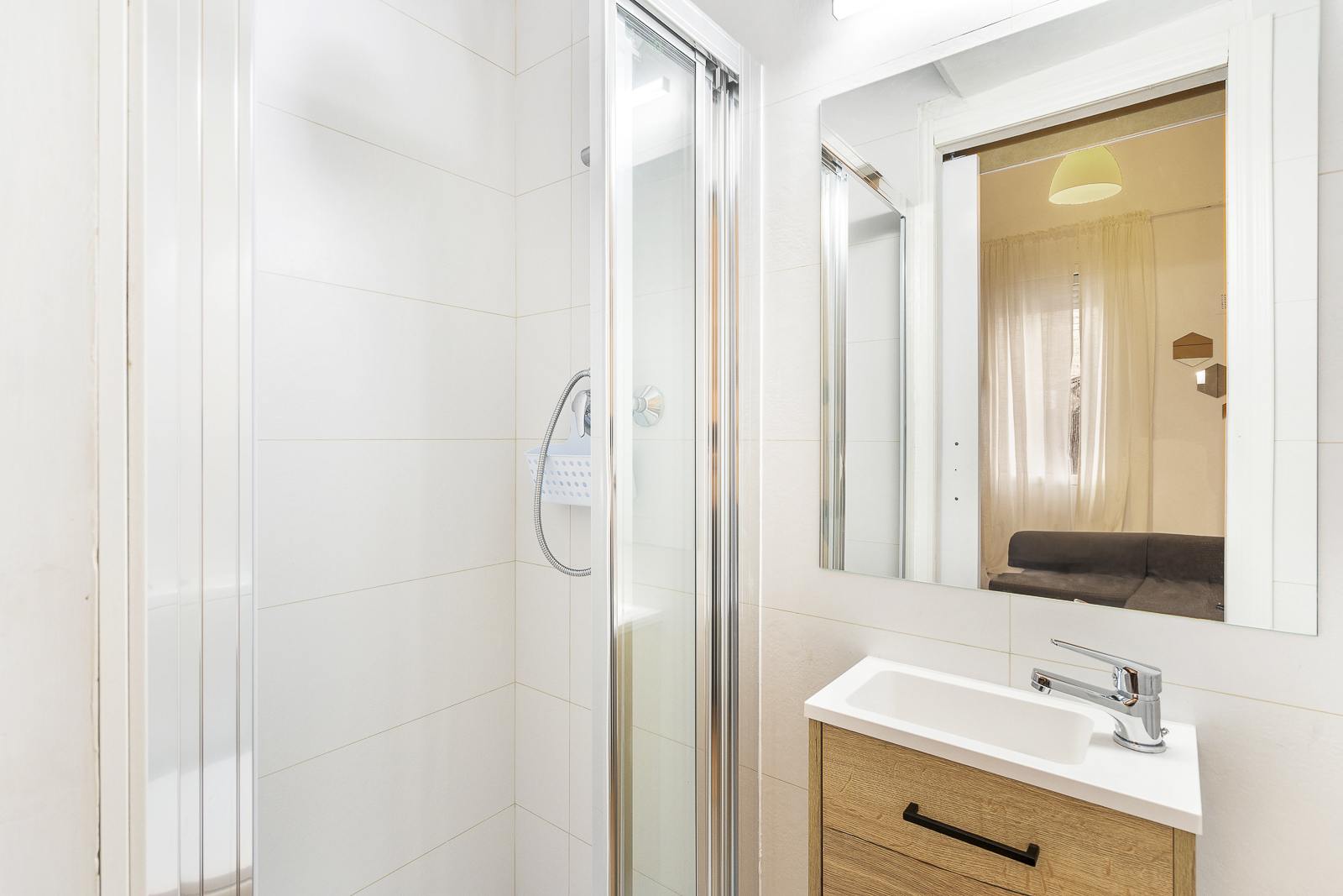 living - Piso de 38m² con 10m² terraza en venta en Poblenou - gallery thumbnail - 9