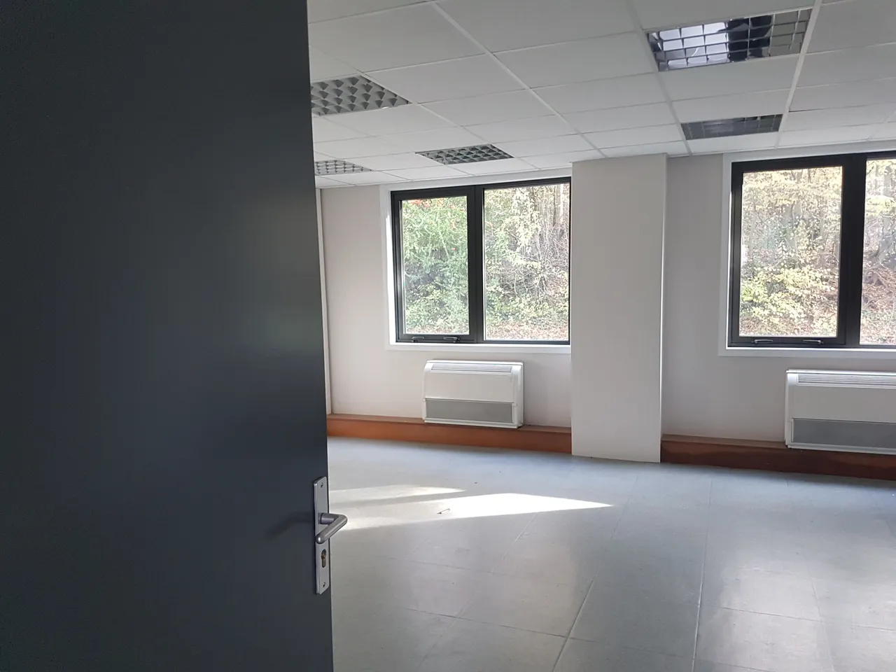 logistics - Light Industrial Premises / Offices For Rent - gallery - 8