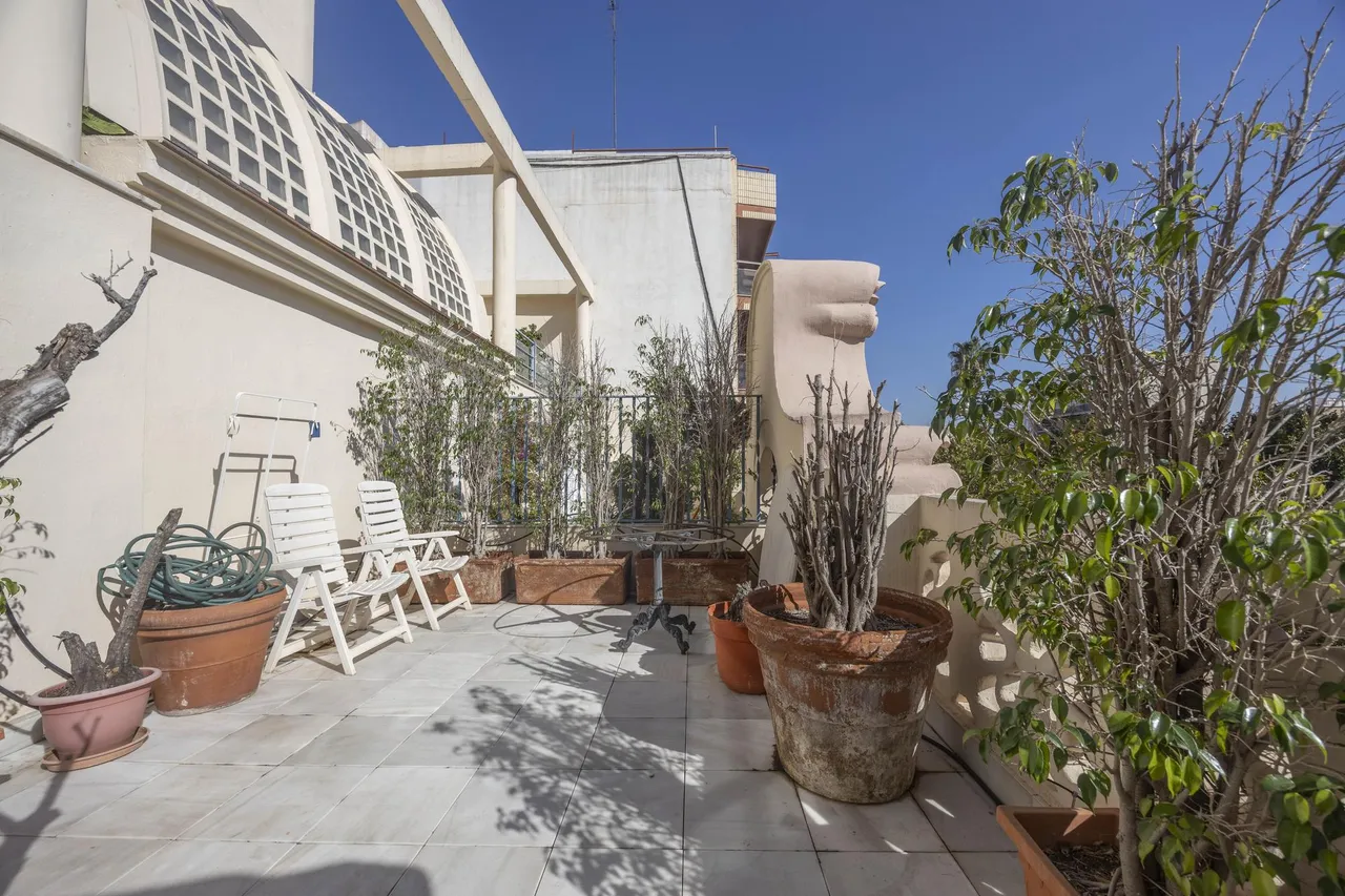 living - Piso de 398m² con 30m² terraza en venta en El Pla del Remei - gallery - 2