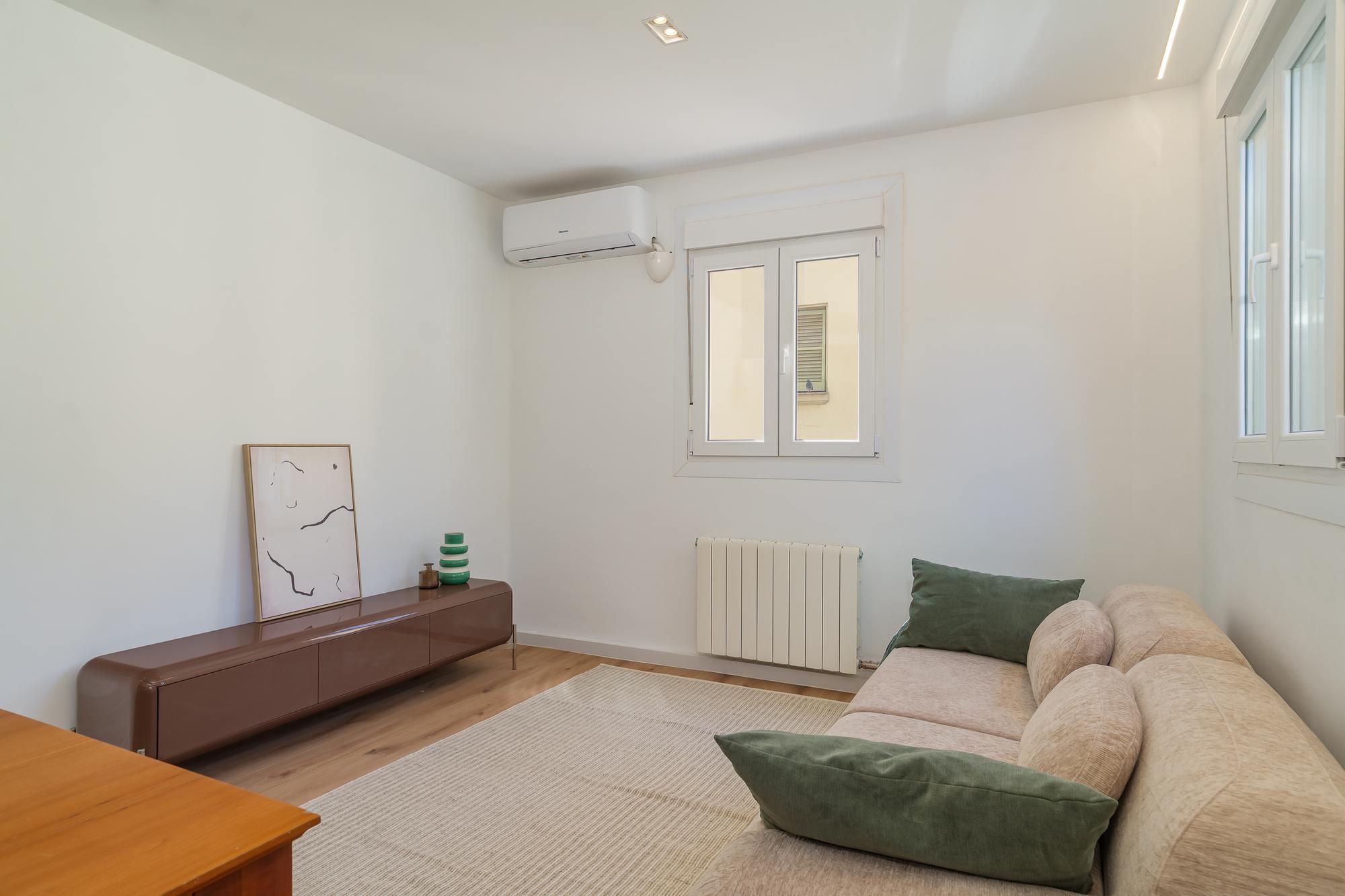 living - Piso de 77m² en venta en Barceloneta, Barcelona - gallery thumbnail - 3